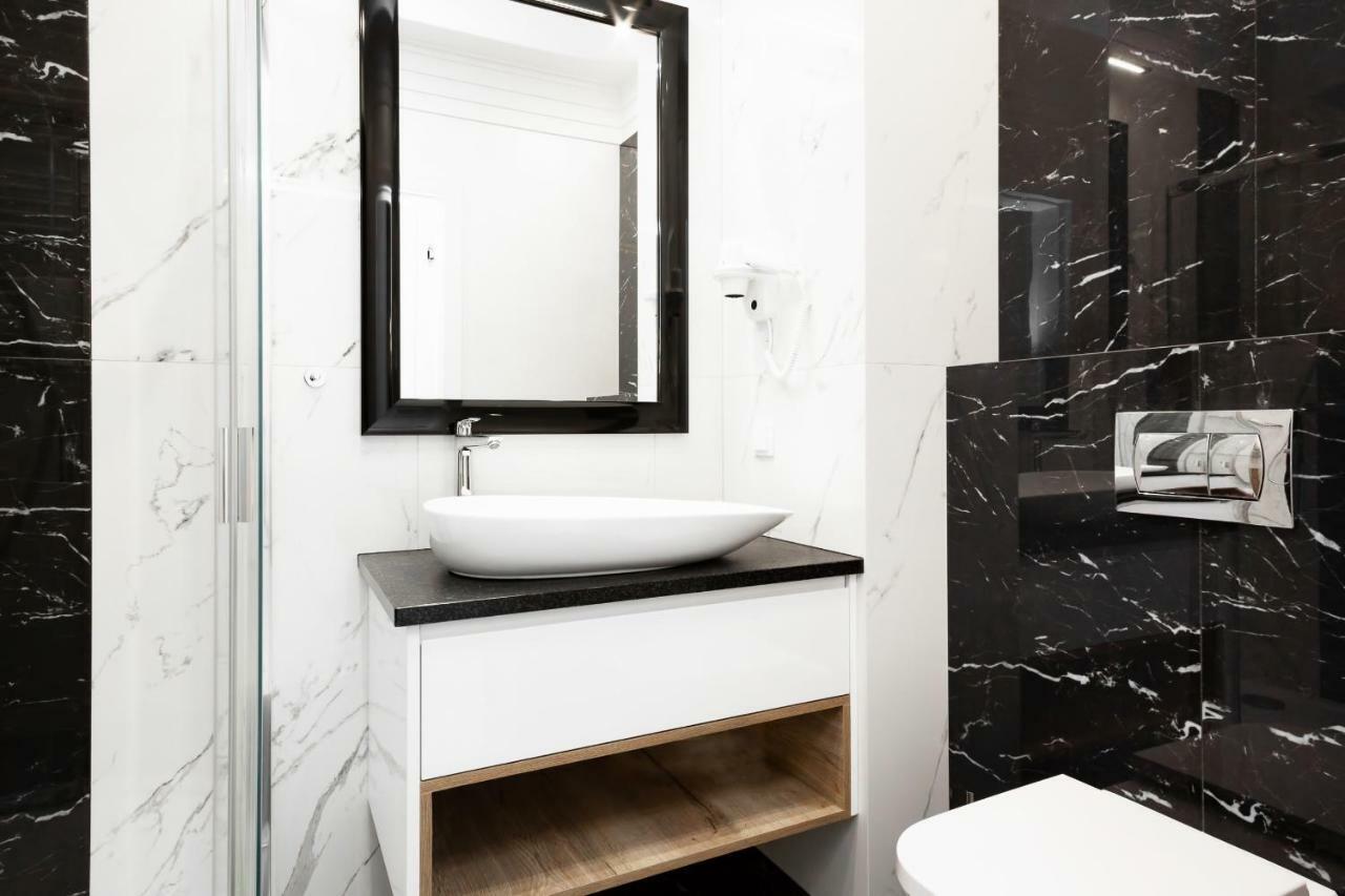 Apartments Warsaw Dzielna By Noclegi Renters Luaran gambar